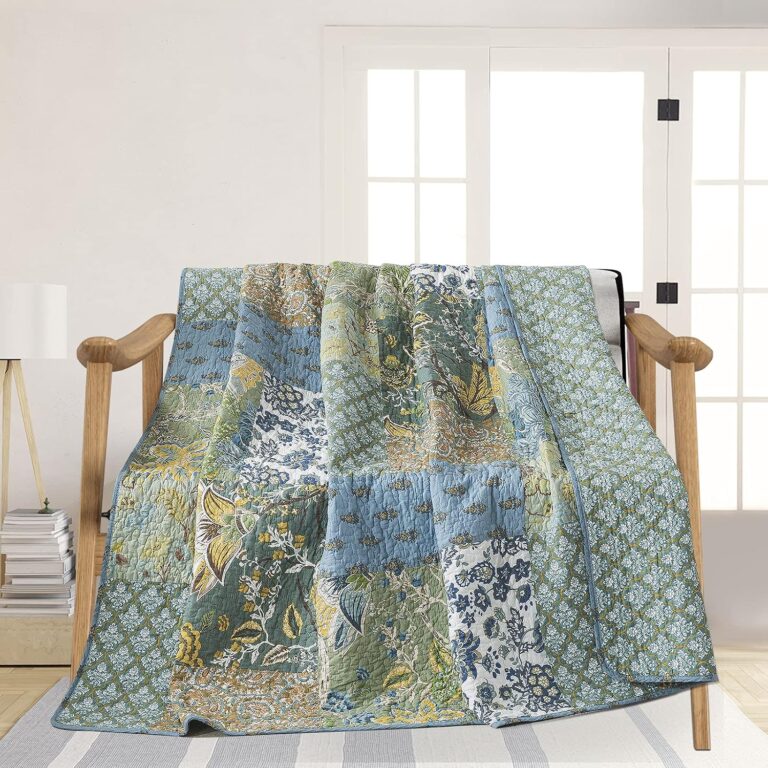 Green Farmhouse Garden Quilted Throw